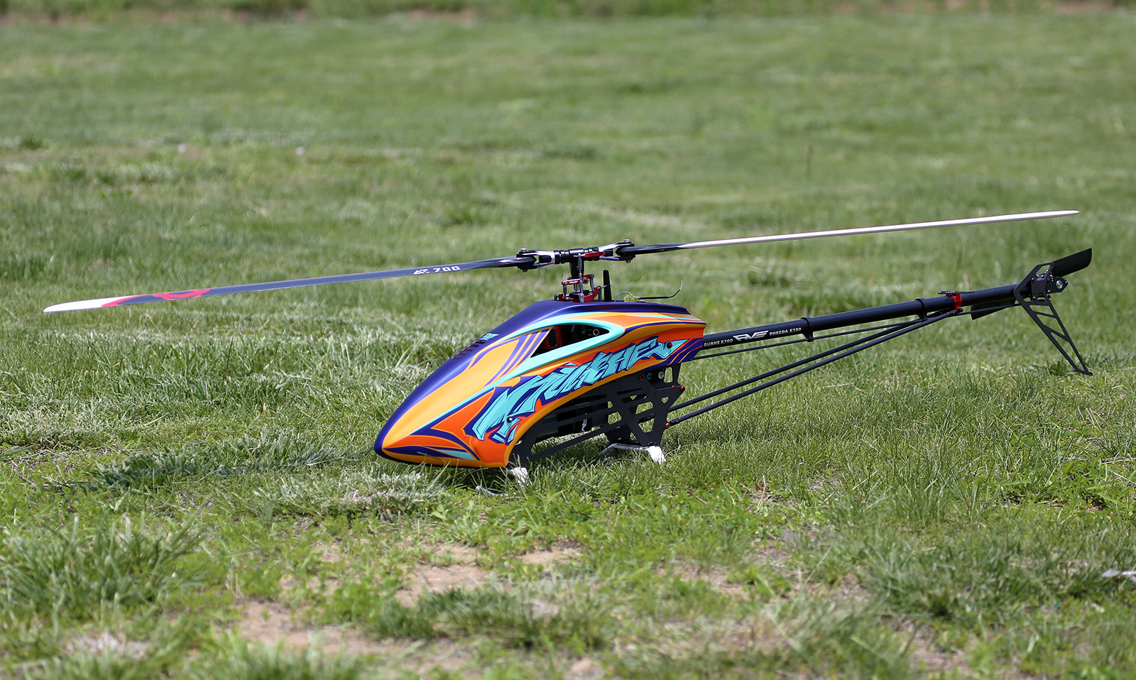 天枢星 E700 超轻量化高精度3D直升机！(图1)